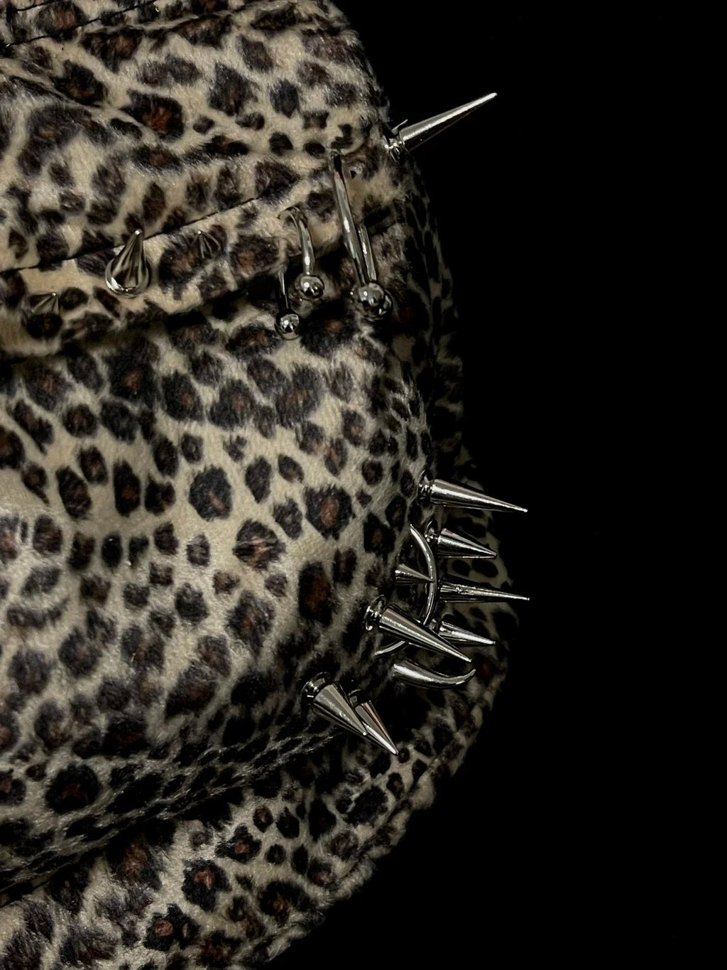 Leo Backpack Spikes