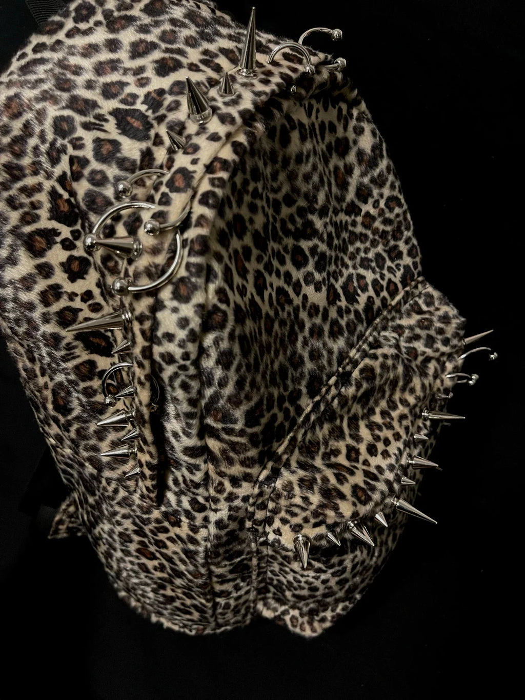 Leo Backpack Spikes
